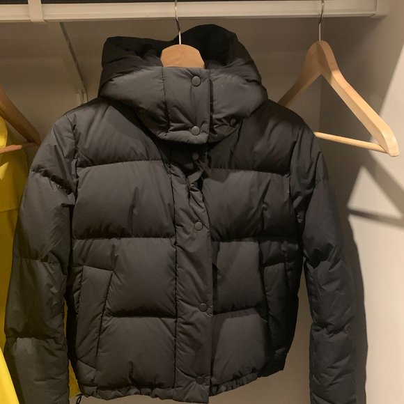 Women's Black Puffer Jacket - Picture 3 of 3